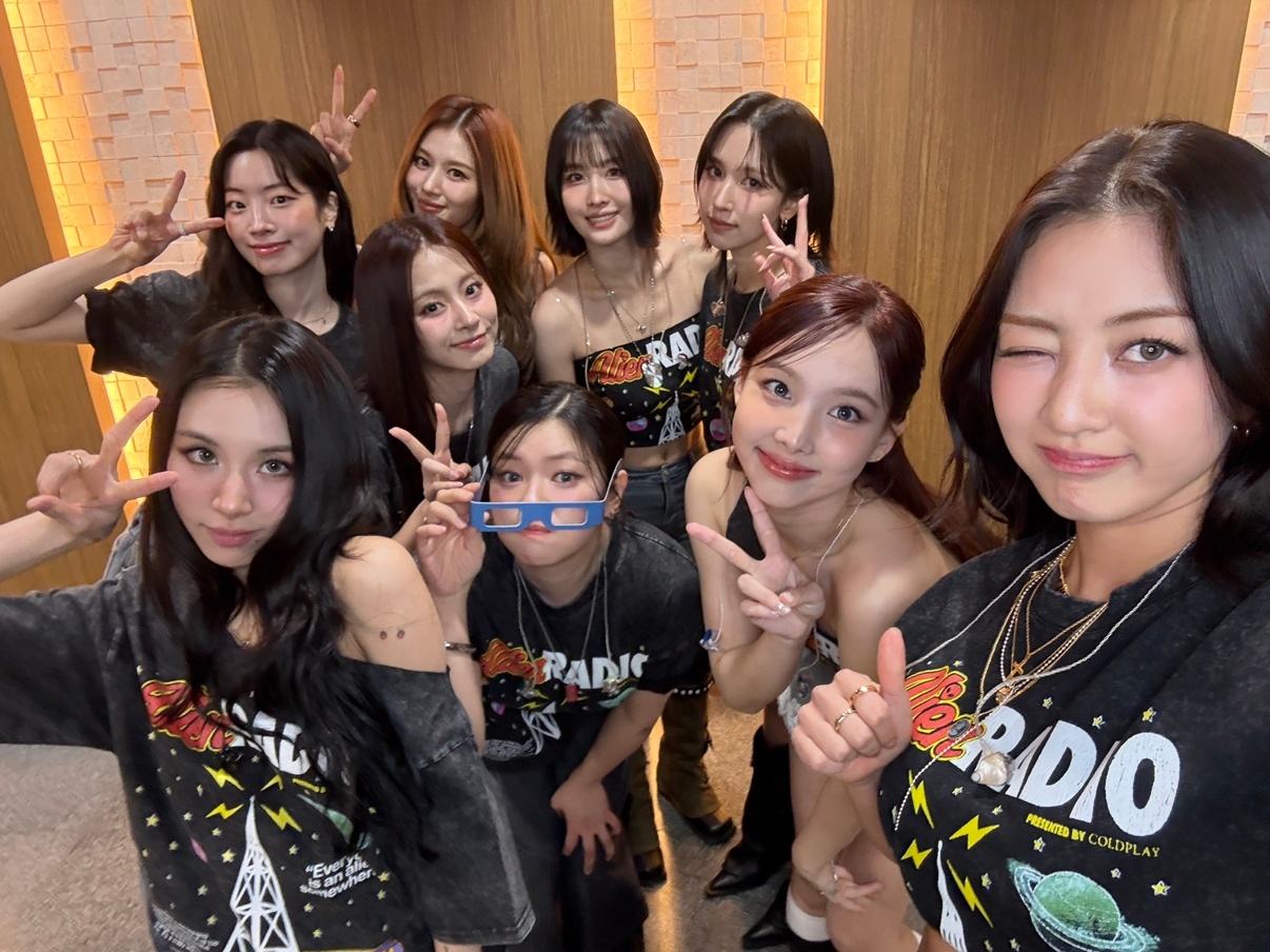 TWICE — 250417 - TWICE SNS Updates - TWICE n Coldplay 'MUSIC of