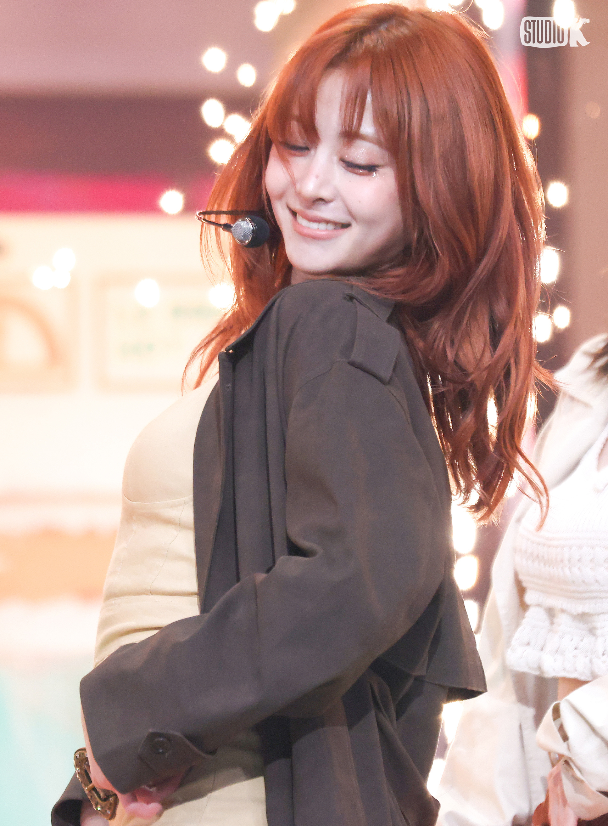 Huh Yunjin — 250314 LE SSERAFIM Yunjin - 'HOT' at Music Bank HQ