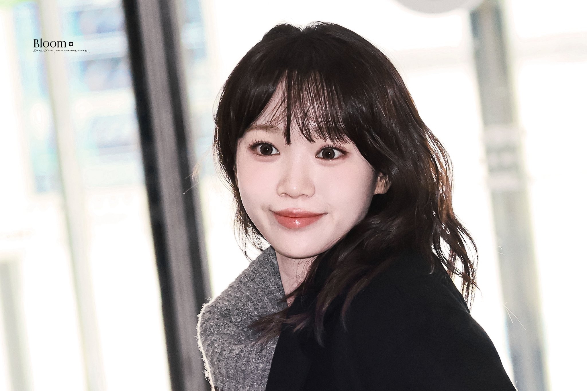 260108 Kim Chaewon at GMP Airport | kpopping