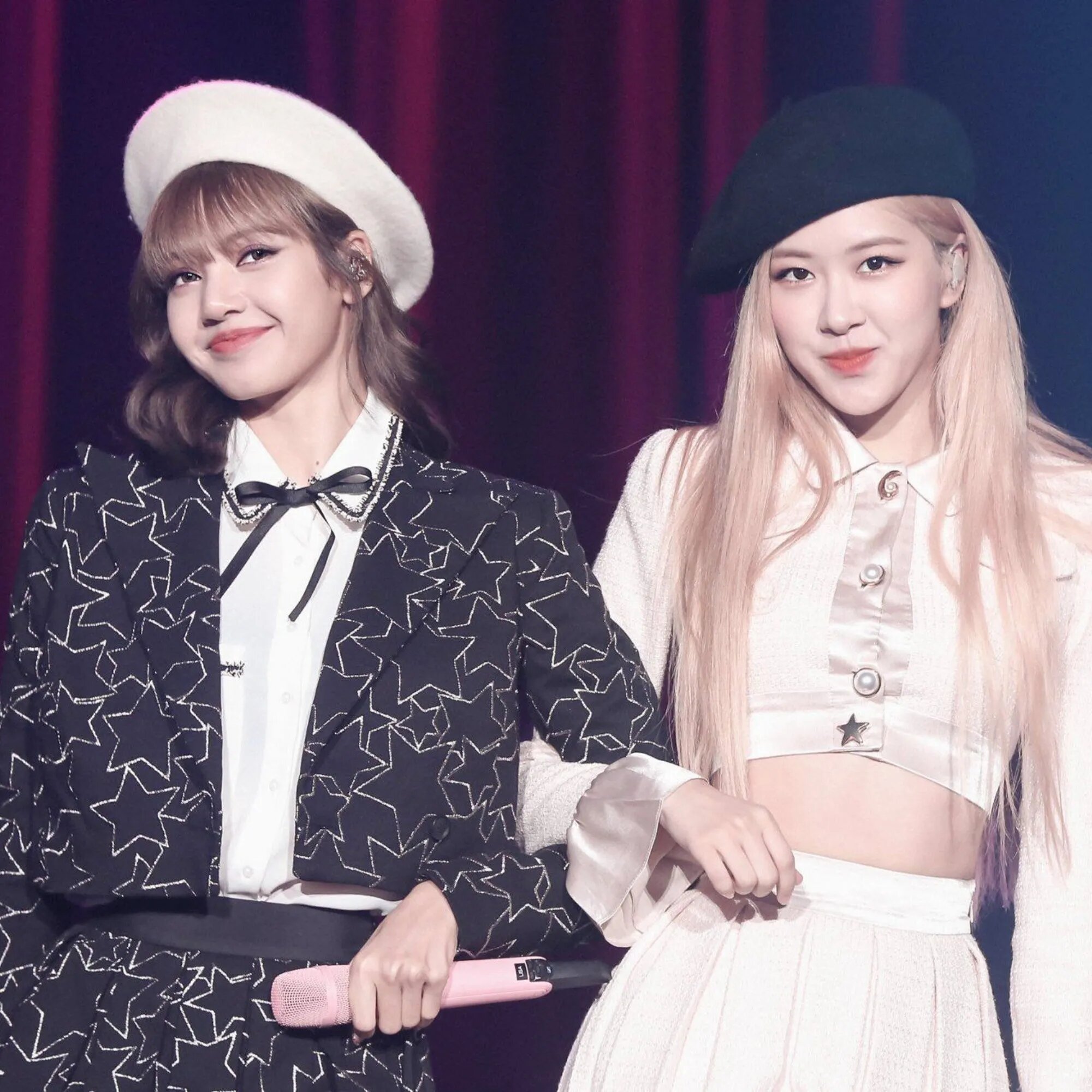 Rosé — 190921 BLACKPINK LISA and ROSÉ in LOVE Stage at BLACKPINK