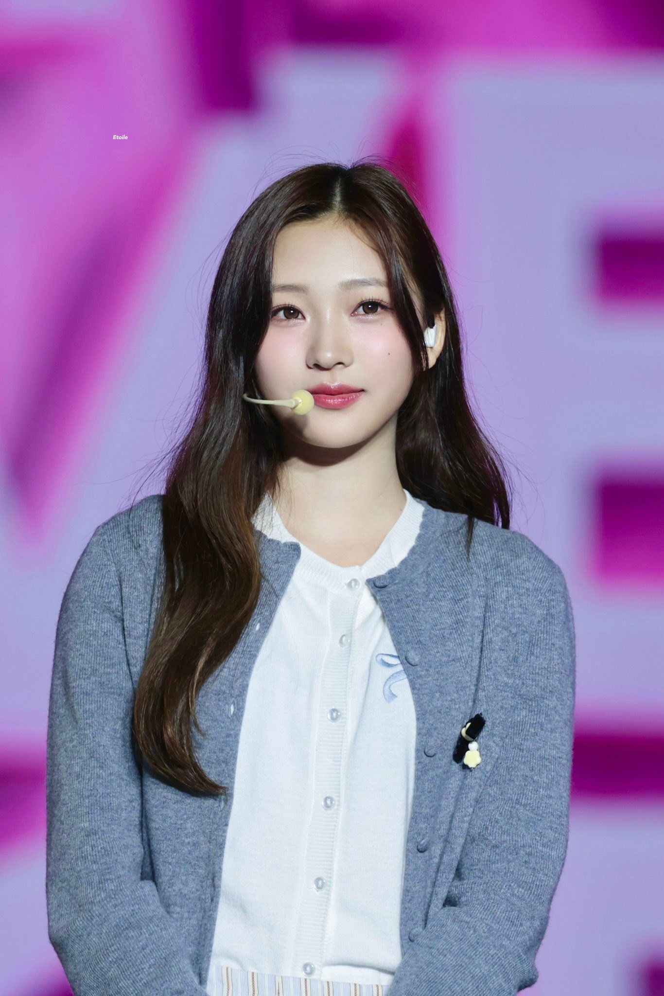 Stella — 250509 HEARTS2HEARTS STELLA AT SMTOWN in Mexico HQ Photos