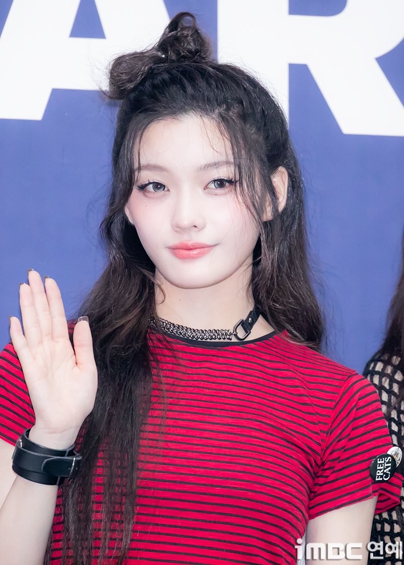 Iroha — 250821 ILLIT IROHA at 2025 K-World Dream Awards HQ Photos