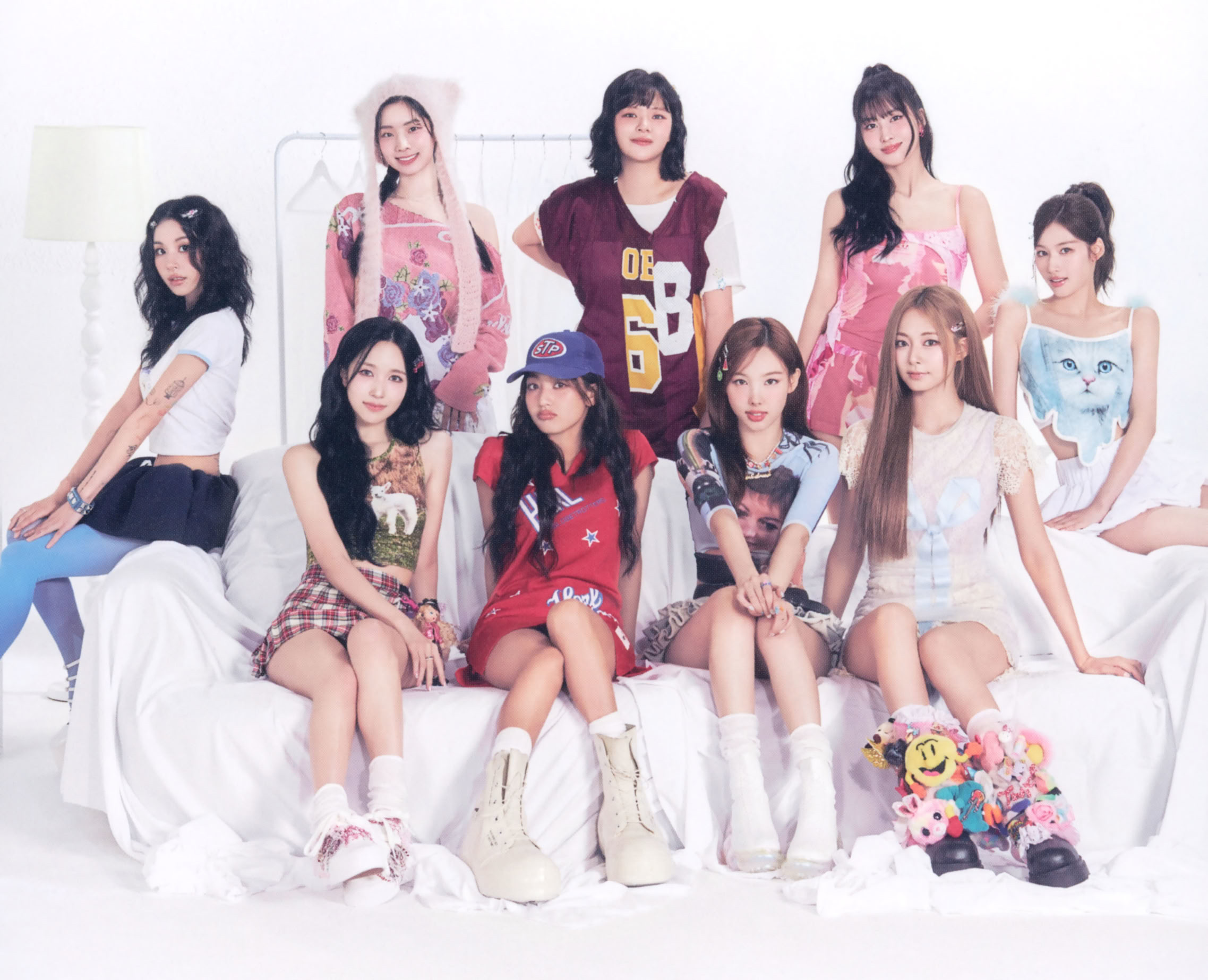 TWICE — TWICE - Season's Greetings 2025 'Collector' (Scans) HQ