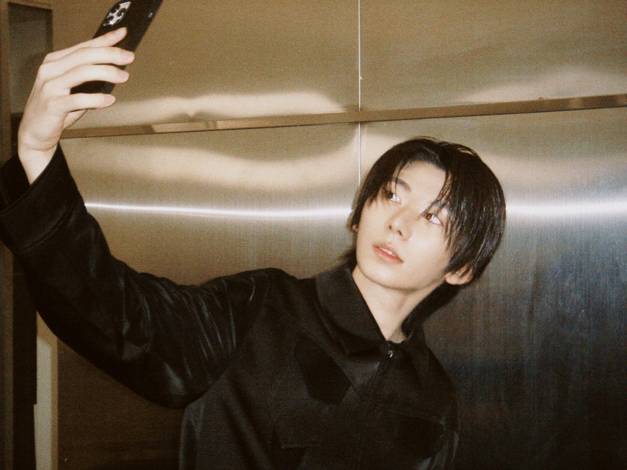 Han — 250401 - AHOF Twitter Update with Park Han HQ Photos | kpopping