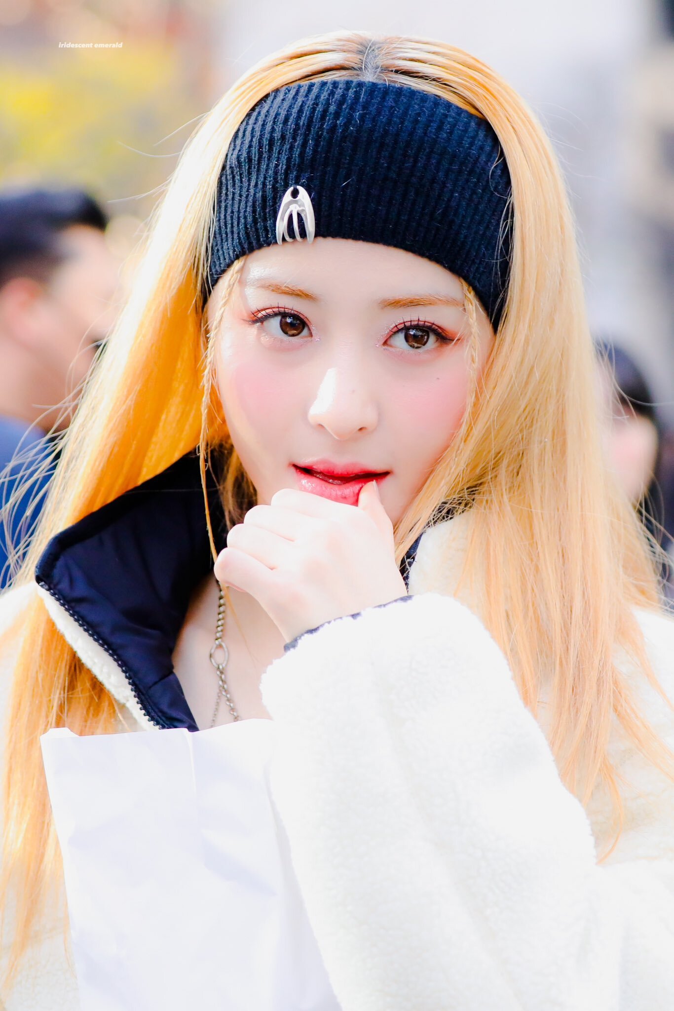Yunjin — 221118 LE SSERAFIM Yunjin HQ Photos | kpopping