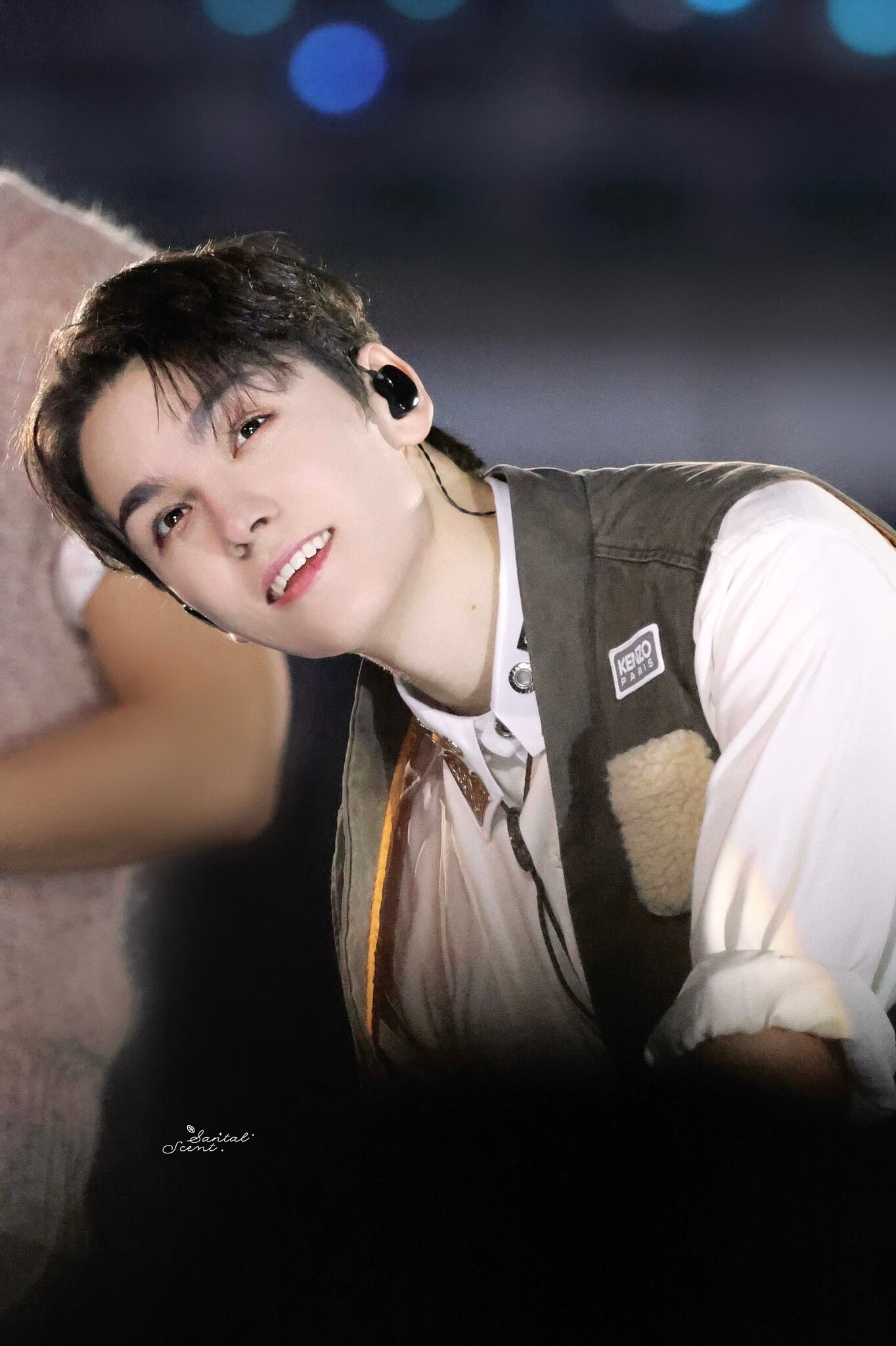 Vernon — 241013 SEVENTEEN Vernon - SEVENTEEN [RIGHT HERE] WORLD