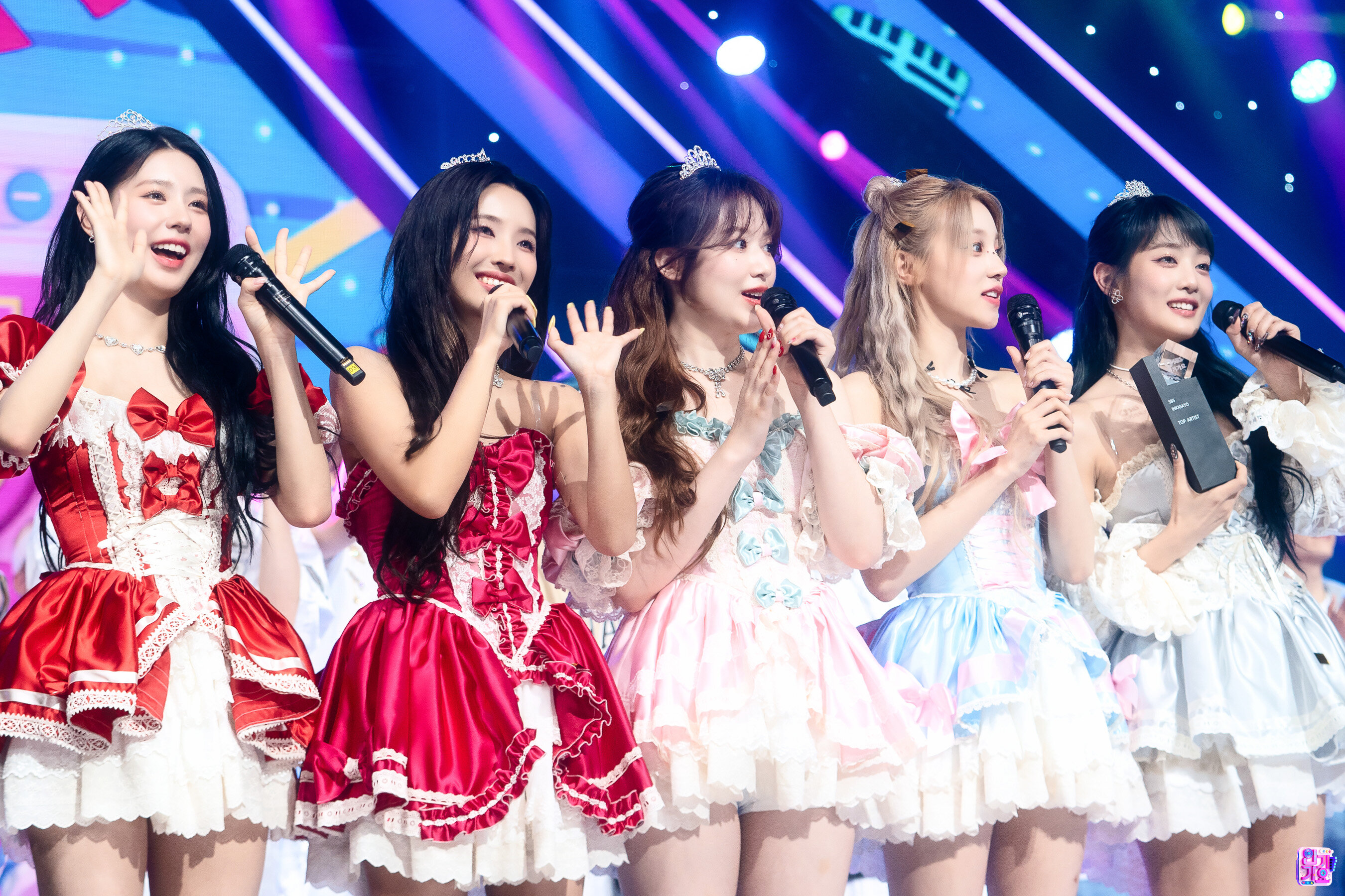 i-dle — 230604 (G)I-DLE - 'Queencard' at Inkigayo HQ Photos | kpopping