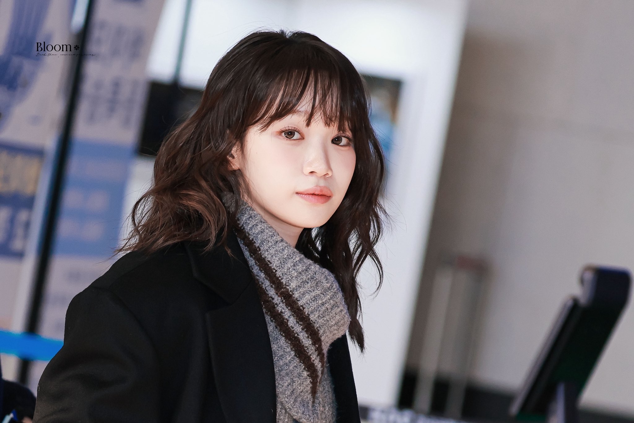 260108 Kim Chaewon at GMP Airport | kpopping