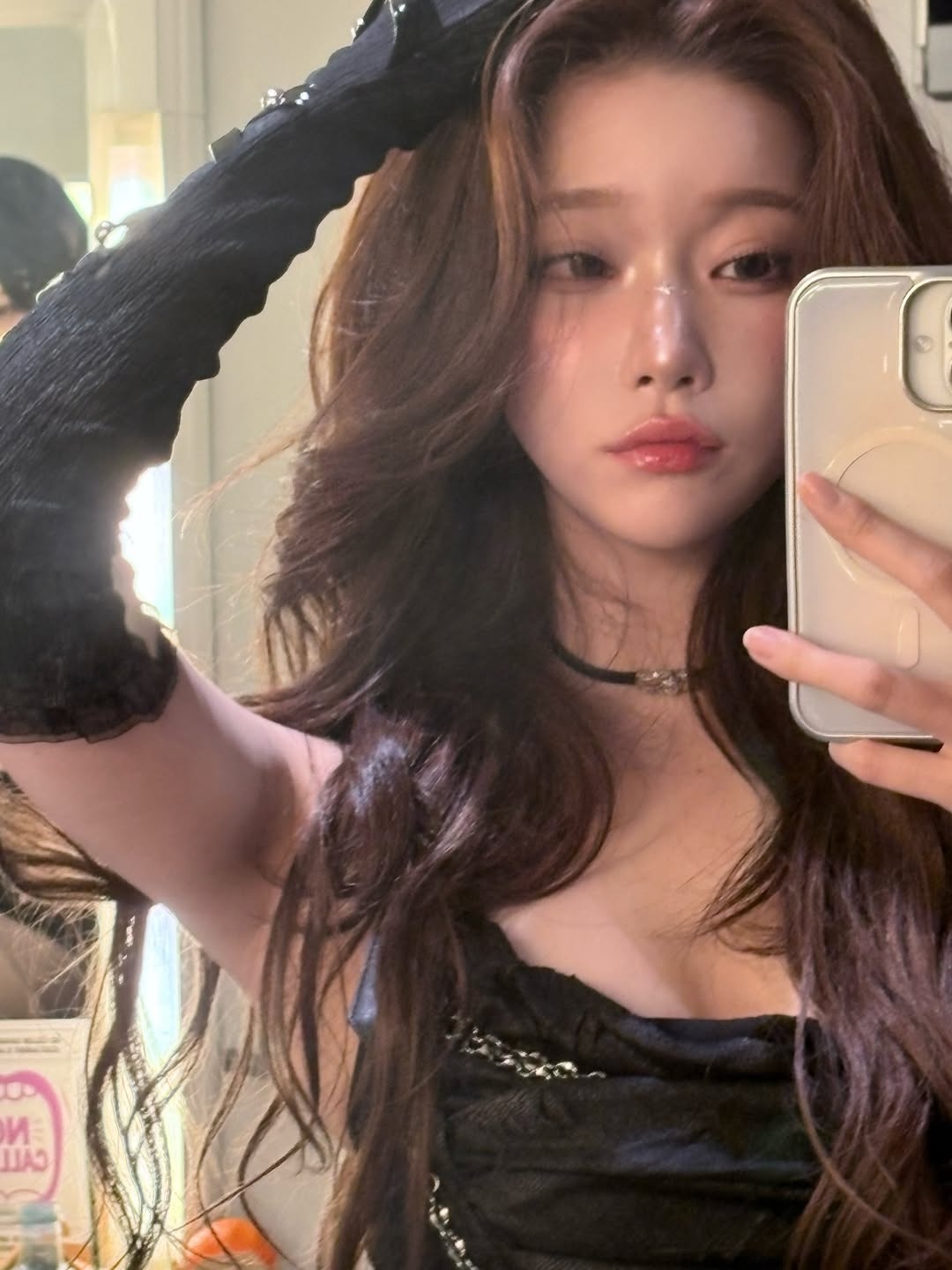 Tsuki — 251127 Tsuki Instagram Update HQ Photos | kpopping