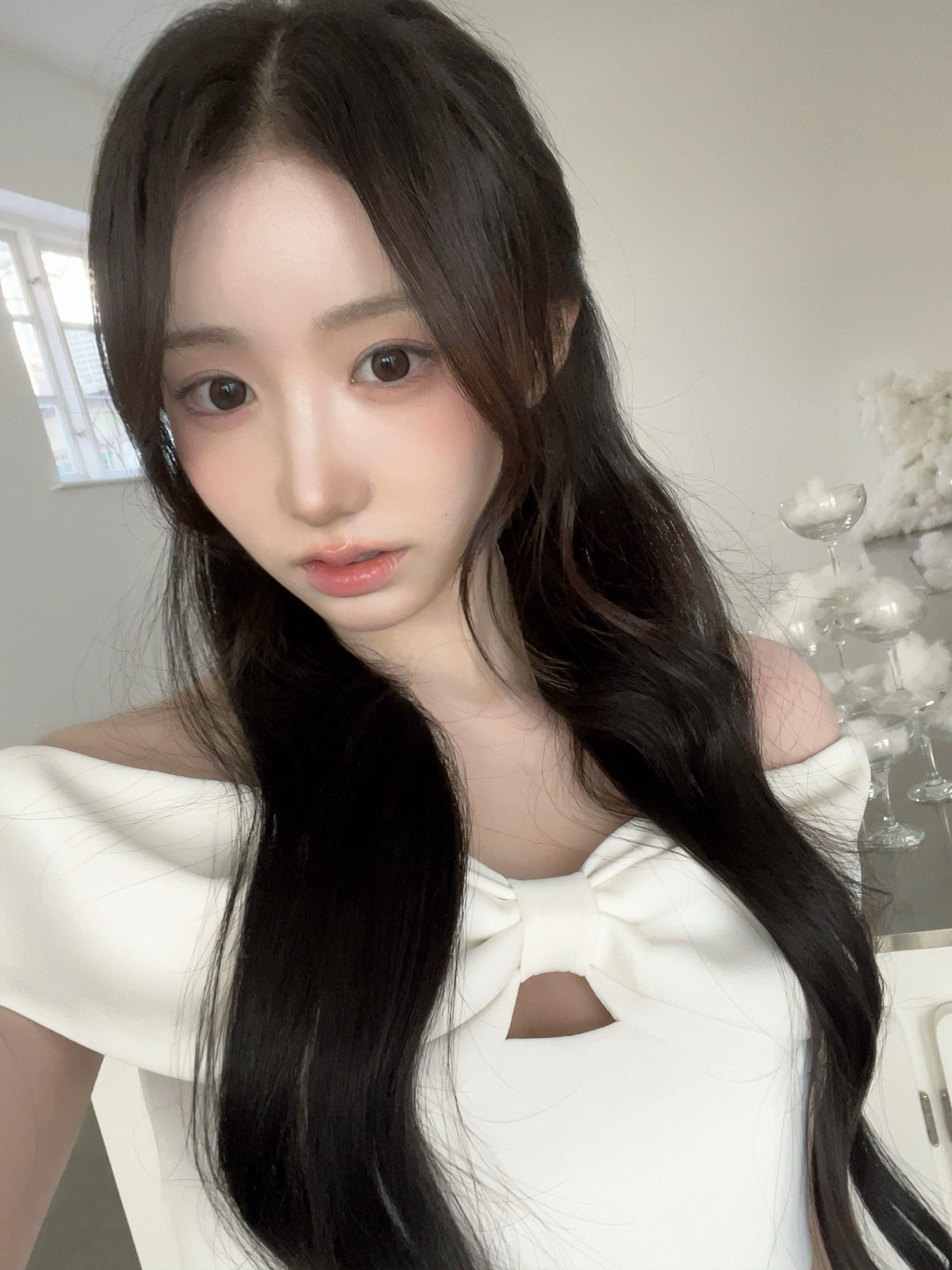 Mei — 250405 - SAY MY NAME Twitter Update with MEI HQ Photos