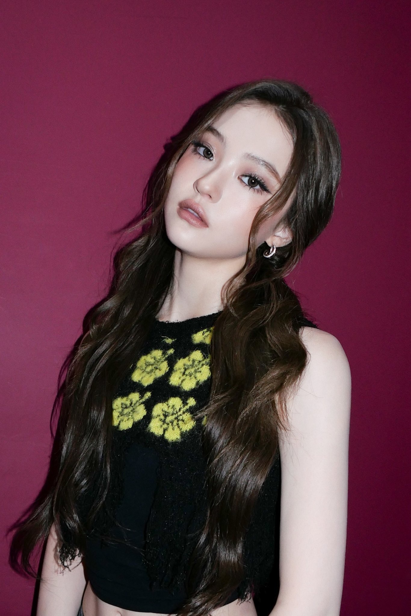 Ella — 250519 MEOVV Twitter Update - Ella HQ Photos | kpopping