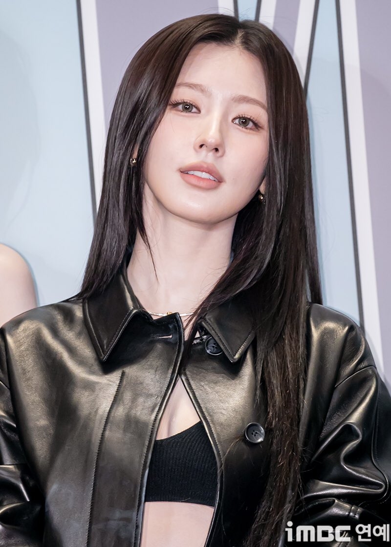 Miyeon — 251015 Miyeon at Love Your W Korea 2025 20th Breast