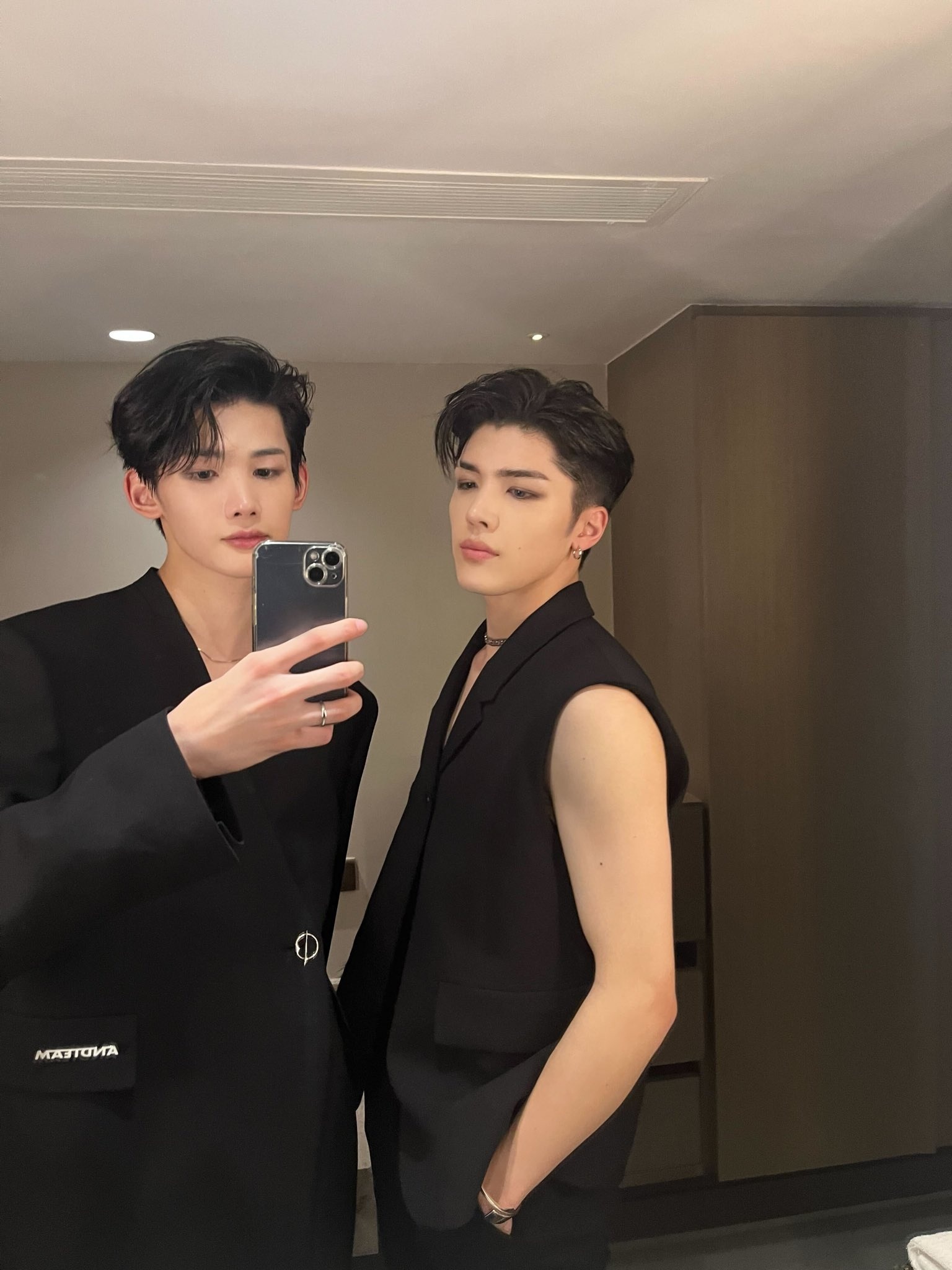 Maki — 250217 - &TEAM Members Twitter Update with MAKI n JO HQ