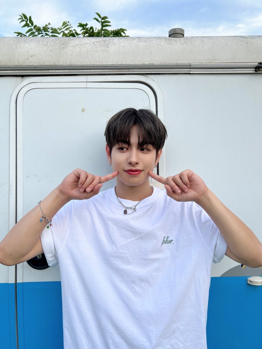 evnneケイタ サインポラ Keita — 231103 - EVNNE Instagram Update: KEITA HQ Photos | kpopping