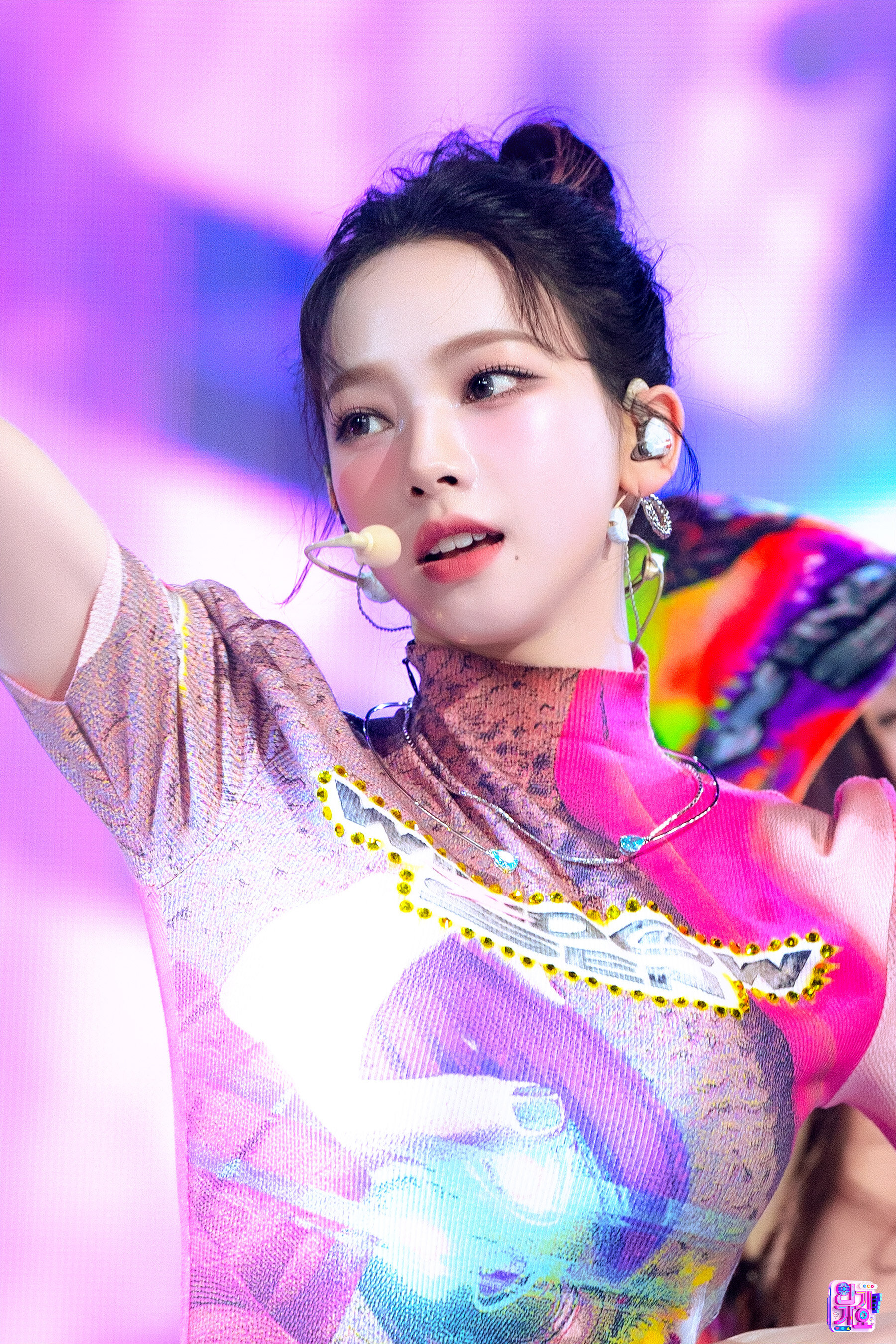 Karina — 240526 aespa Karina - 'Supernova' at Inkigayo HQ Photos