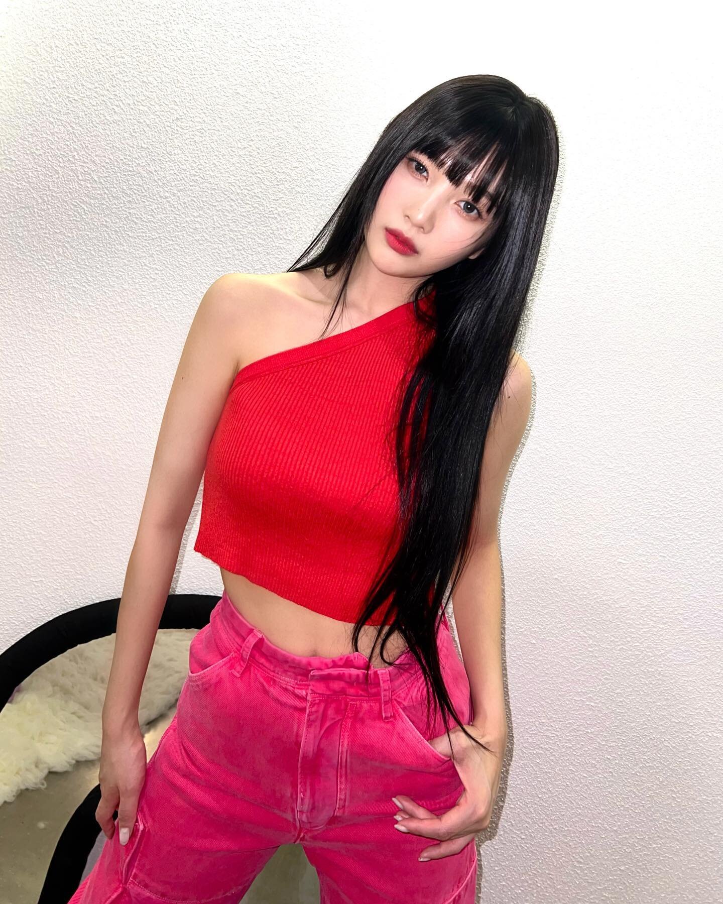 Joy — 221220 Red Velvet Joy Instagram Update HQ Photos | kpopping