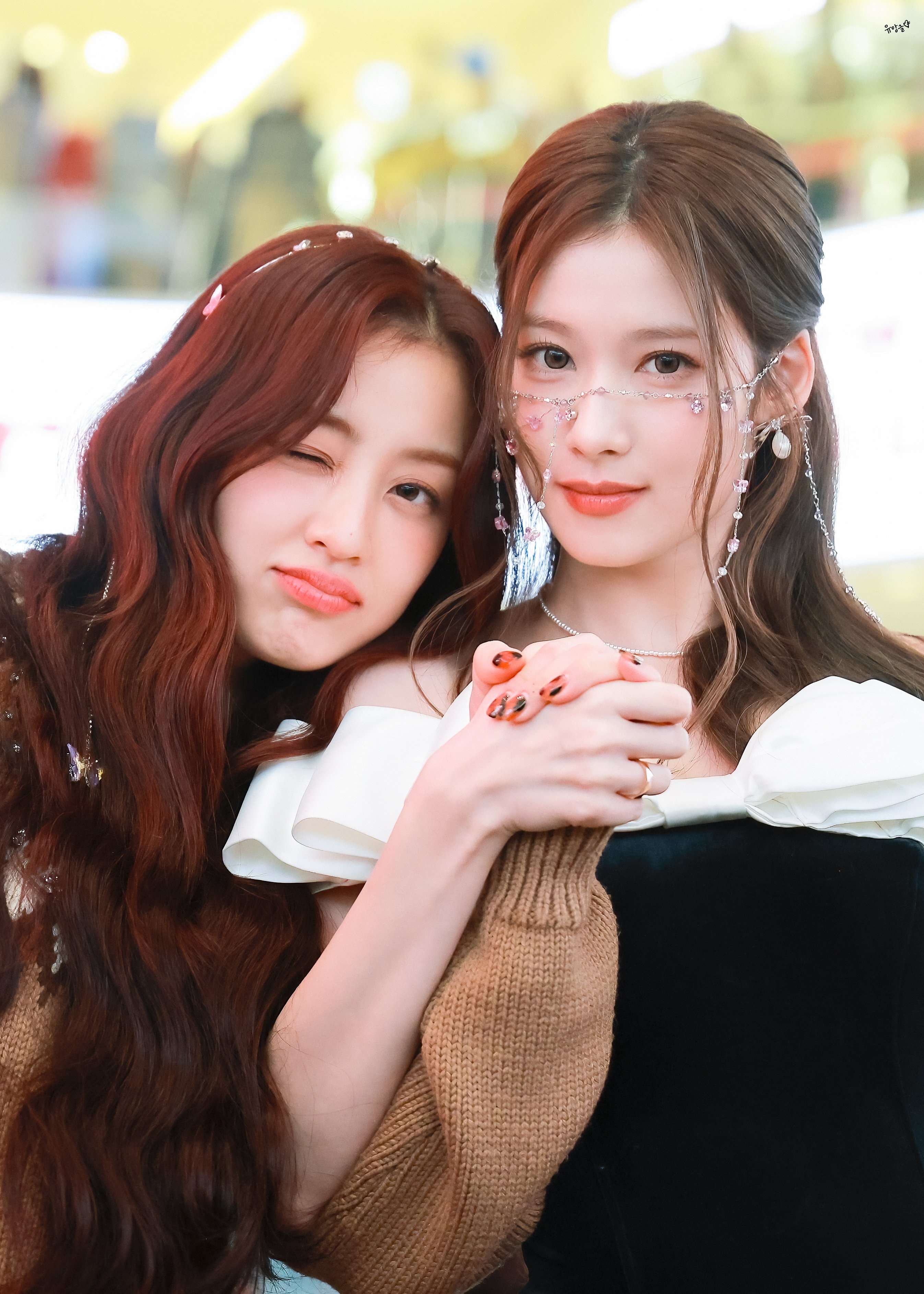 Sana — 241215 TWICE Sana & Jihyo - Blue Dream Media Fansign HQ