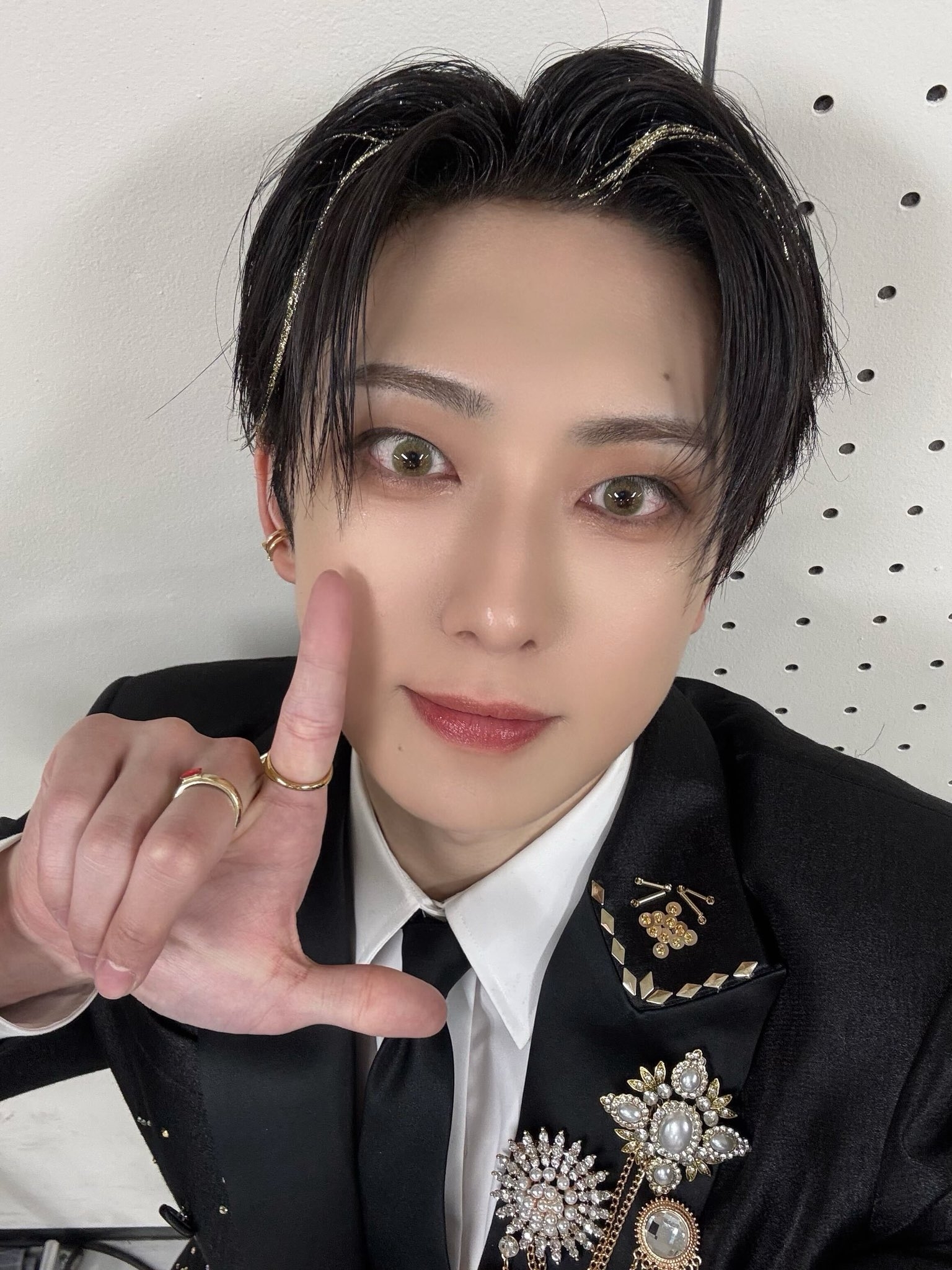 Fuma — 251231 &TEAM MEMBERS Twitter Update with Fuma HQ Photos